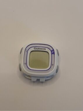 Garmin Forerunner 10, purple and white, parts not working